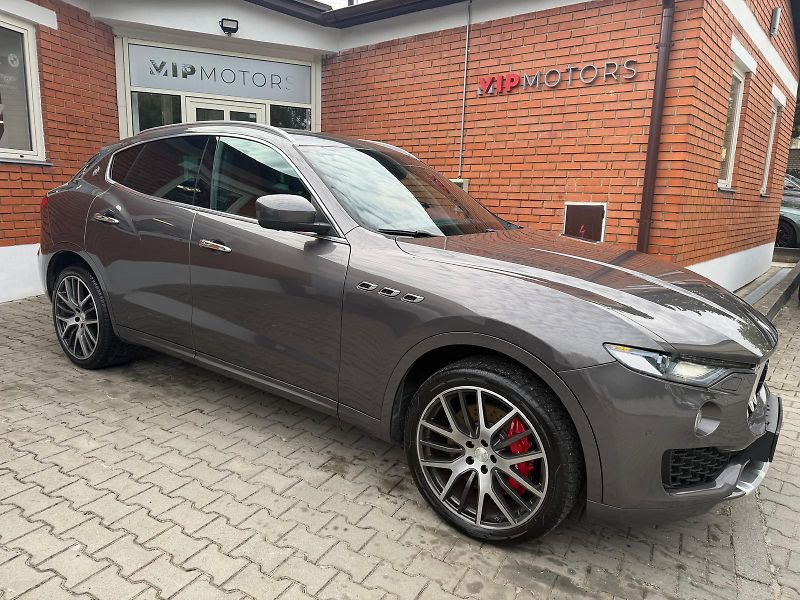 Maserati Levante SQ4-316KW-4x4-H&K-R21-ČR - fotka 9 z 34