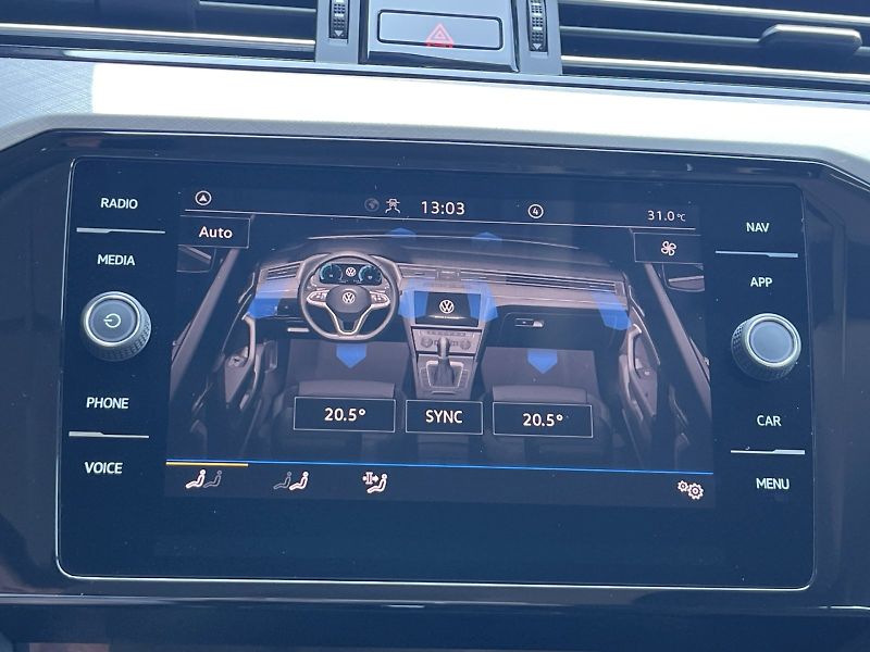 Volkswagen Passat (2022) 2.0 TDI 110 kW DSG Business - fotka 18 z 33