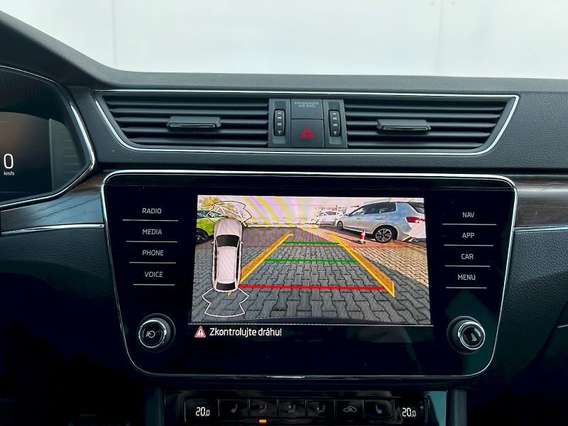 Škoda Superb (2021) Combi 2.0 TDI 147kW 4x4 DSG Sc - fotka 21 z 35