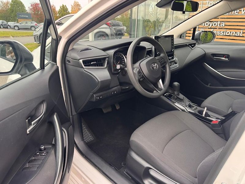 Toyota Corolla 1.8 Active - fotka 10 z 14