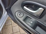 Renault Clio (2004) 1.2 - náhled 9