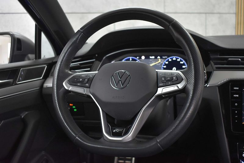 Volkswagen Passat 2.0TDI 147 R-LINE*TAŽNÉ*DPH*ČR - fotka 29 z 45