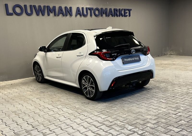 Toyota Yaris 1.5 Hybrid AT EXECUTIVE SMART - fotka 18 z 19