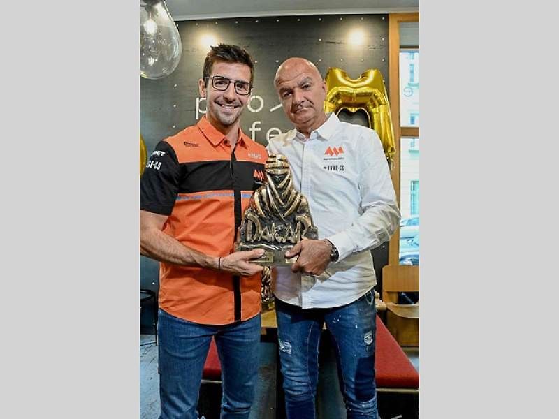 Martin Macík v posádce s Františkem Tomáškem a Davidem Švandou to dokázal. Navázal na legendárního Karla Lopraise a po třiadvaceti letech je dalším českým vítězem Rallye Dakar.