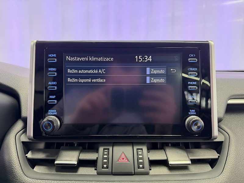 Toyota RAV4 2.5 HYBRID e-CVT 4WD EXECUTIVE - fotka 16 z 28
