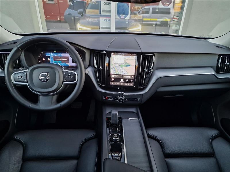 Volvo XC60 B5 AWD Momentum Pro,ČR,1.Maj. - fotka 24 z 50