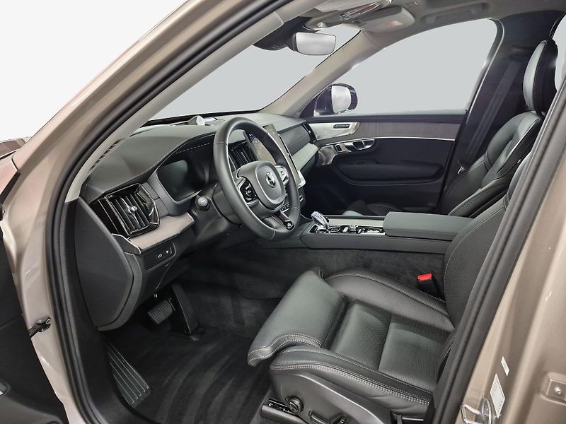 Volvo XC90 T8 Plus Dark #VZDUCH #B&W - fotka 9 z 15