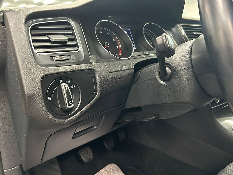 Volkswagen Golf (2019) 1.5 TGI Comfort MAN 2019 | Zár - fotka 16 z 62