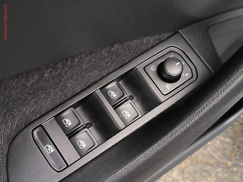 Škoda Kamiq (2020) 1.0 TSi, Style, kamera - fotka 22 z 25