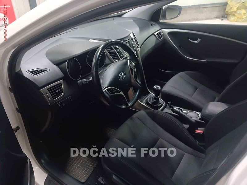 Hyundai i30 (2014) 1.6i CVVT - fotka 3 z 3