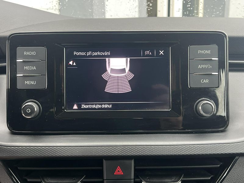 Škoda Scala (2023) 1.0 TSI 70KW ČR NOVÉ 1.MAJITEL - fotka 13 z 18