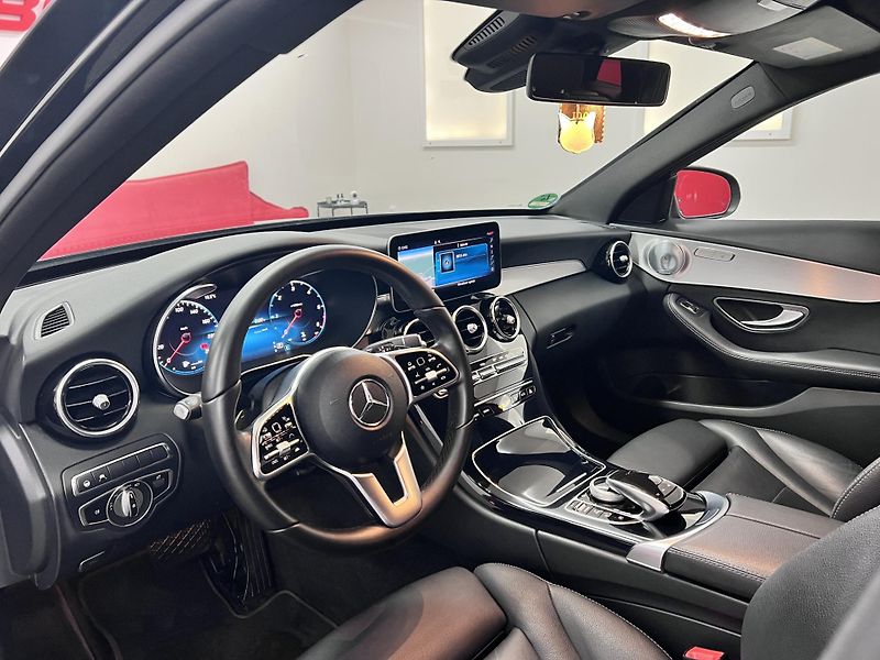 Mercedes-Benz Třídy C 220d 4-Matic Burmester Servis - fotka 16 z 45