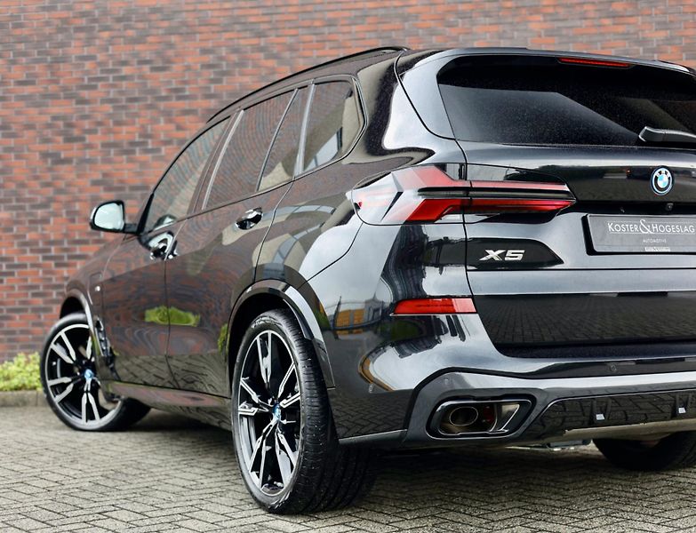 BMW X5 (2025) 50e xDrive M SPORT PRO - fotka 5 z 44