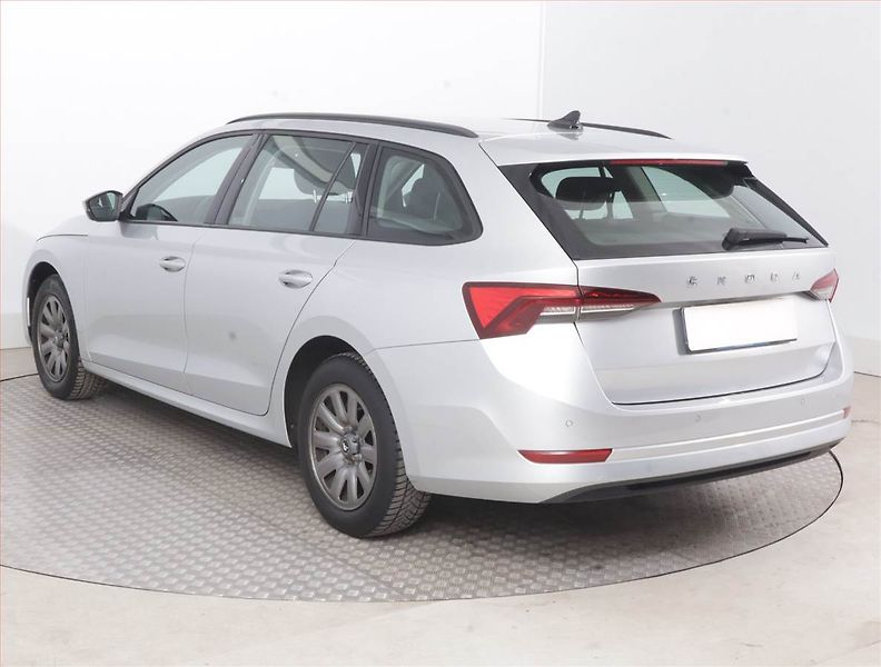 Škoda Octavia (2023) Ambition 2.0 TDI, ČR,1.maj - fotka 4 z 15
