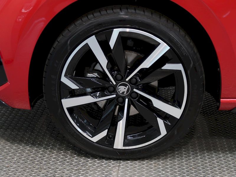 Škoda Scala (2026) MONTE CARLO 1.5TSI 110KW DSG P - fotka 12 z 38