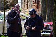 Kulatá světla, blýskající se chromy, brumlavé motory. Majitelům historických skvostů vyšla jejich první letošní projížďka na jedničku.