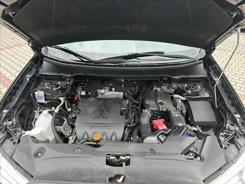 Mitsubishi ASX 1,6 TAŽNÉ EDITION - fotka 11 z 30