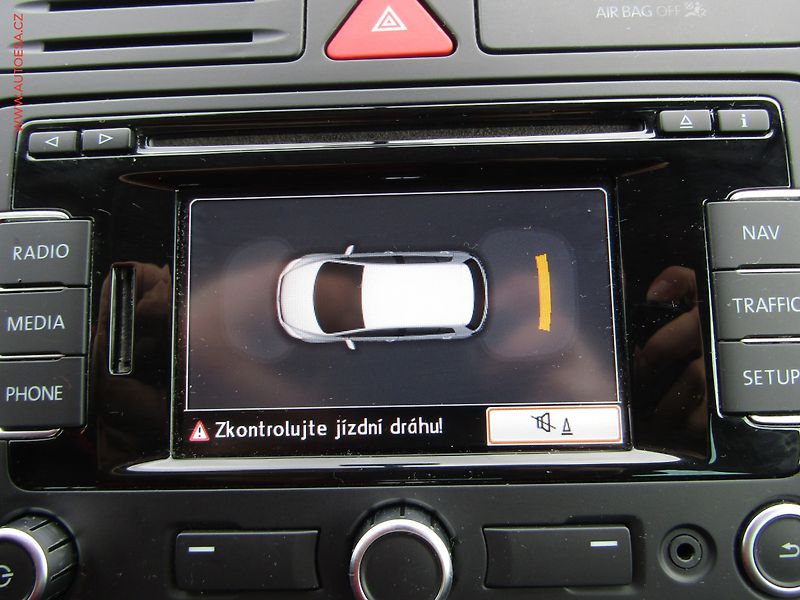 Volkswagen Golf Plus (2011) 1.6 TDi, AC - fotka 17 z 18