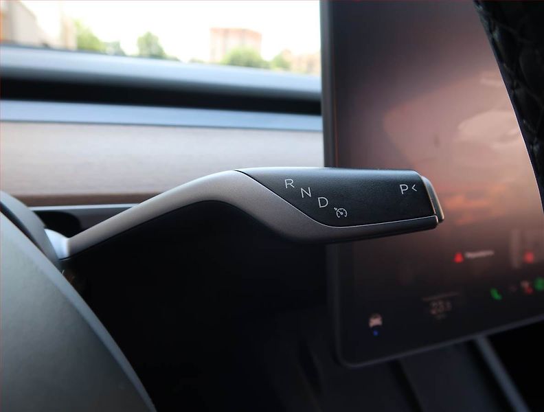 Tesla Model Y (2022) Performance 79kWh, SoH 92% - fotka 13 z 26