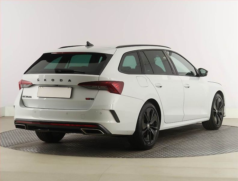 Škoda Octavia (2023) RS 2.0 TDI - fotka 5 z 32