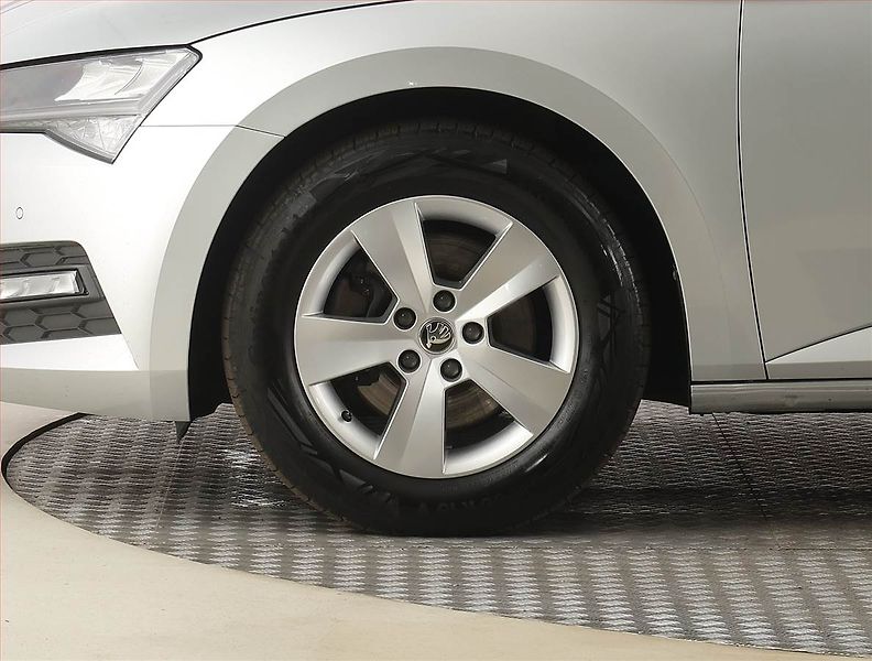 Škoda Superb (2022) Ambition 2.0 TDI, Automat - fotka 15 z 23