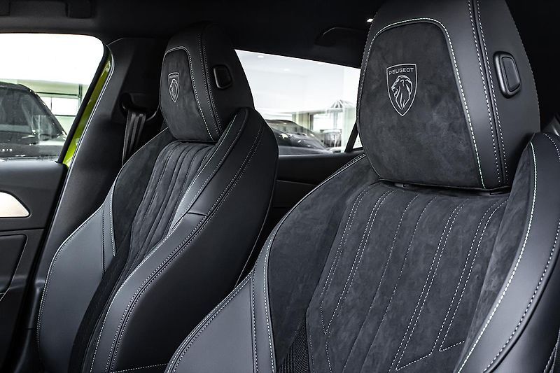 Peugeot 408 (2026) 1,6 GT Plug-in HYBRID 240 e-DC - fotka 13 z 22