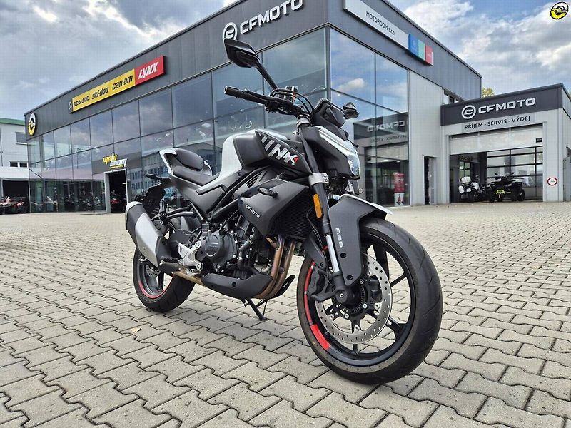 CFMOTO 450 NK (2026) 2026) – 1.majitelka, ZÁRUKA 20 - fotka 1 z 20