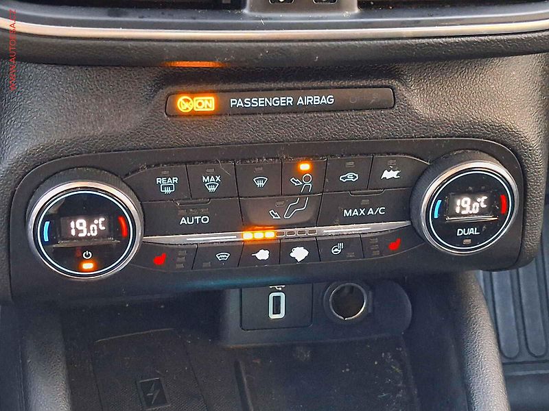Ford Focus (2019) 1.5 TDCi, ČR, Titanium, LED - fotka 14 z 18