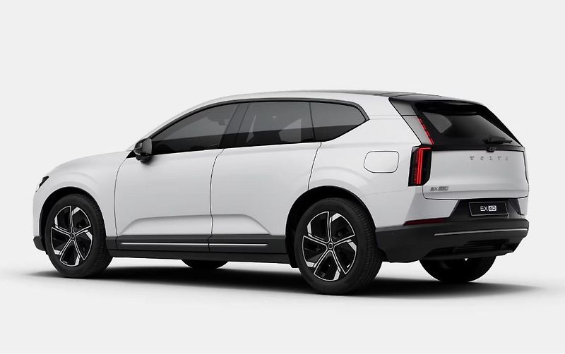 Volvo EX60 (2026) PURE ELECTRIC PLUS  - fotka 5 z 12