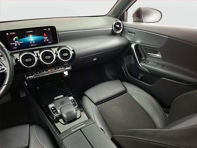 Mercedes-Benz Třídy A (2020) A 200 - fotka 8 z 22