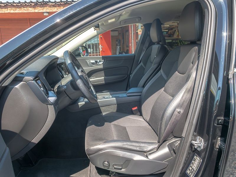 Volvo XC60 (2019) 2.0D 140KW mat – NAVI - fotka 16 z 51