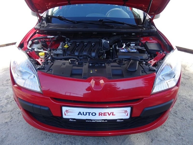 Renault Mégane (2012) 1.6i,74kW,NovéČR,s.kniha - fotka 19 z 22