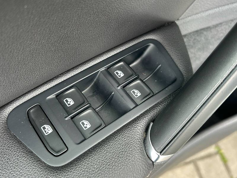 Volkswagen Golf (2016) 1.2 TSI Comfortline - fotka 31 z 32