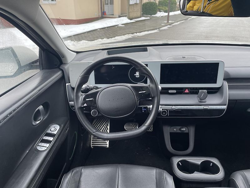 Hyundai Ioniq 5 (2021) 73 Kwh Style 4x4  ČR  - fotka 12 z 31