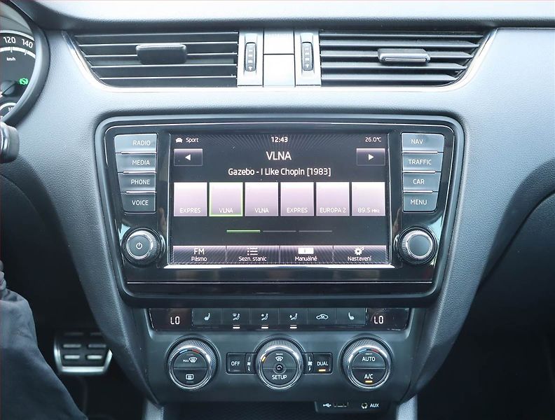 Škoda Octavia (2015) RS 2.0 TSI, Automat, Kůže - fotka 12 z 19