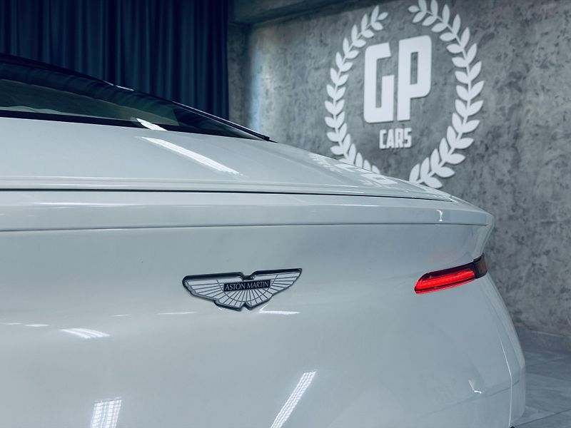 Aston Martin DB11 (2017) V12*5.2*B&O*360*TOP - fotka 14 z 43