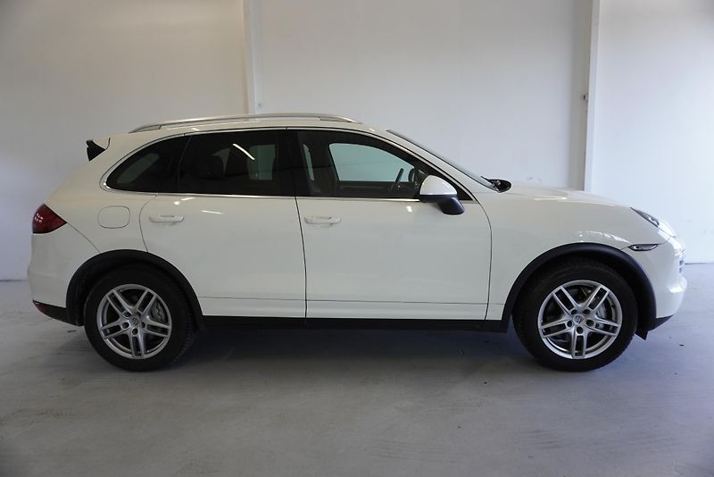 Porsche Cayenne 3,0 S E-HYBRID 4WD AUT. - fotka 4 z 20