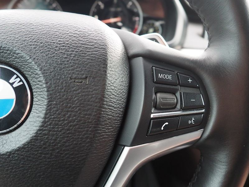 BMW X5 (2017) 3.0d xDrive, 4x4, Pano - fotka 25 z 43