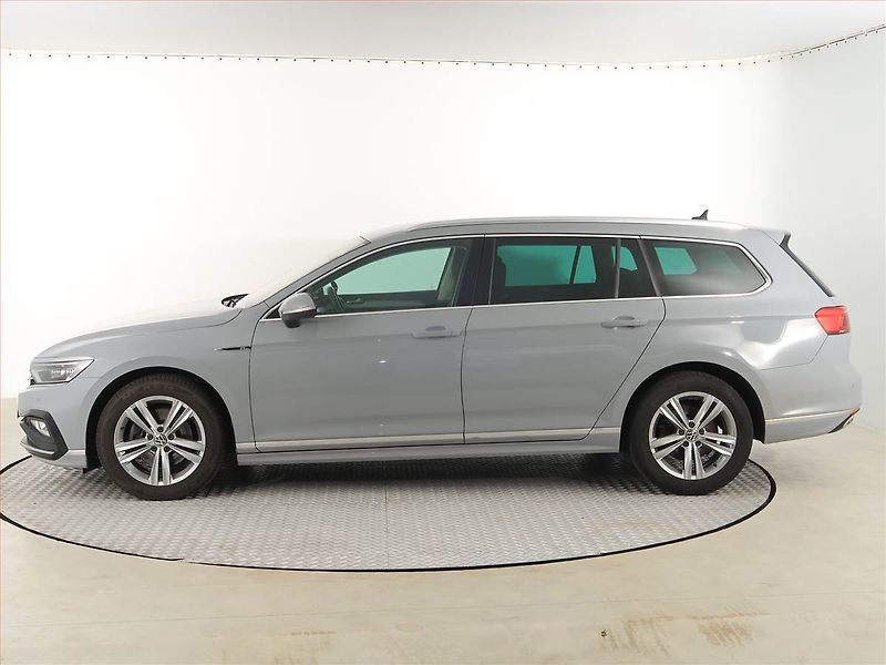 Volkswagen Passat (2022) Elegance 2.0 TDI - fotka 3 z 19