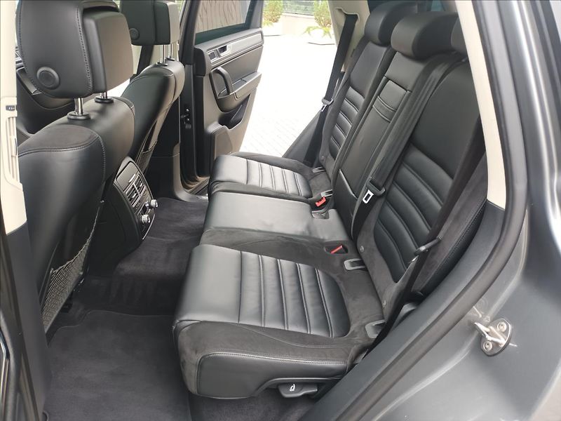 Volkswagen Touareg 3,0 TDI 193Kw,R-Line,ČR,TAŽNÉ, - fotka 17 z 50