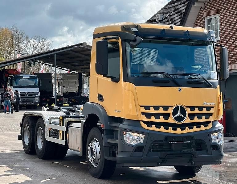 Mercedes-Benz (2022) Arocs 2646 6x4 JNK EURO 6 - fotka 2 z 14