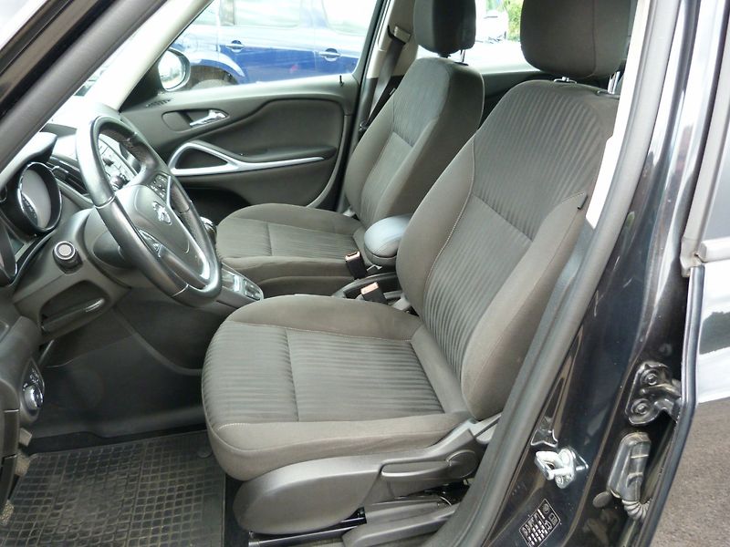 Opel Zafira 1.4 Turbo Edition - fotka 10 z 17