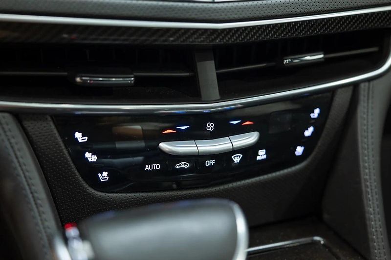 Cadillac CT6 3.0 TT 307 kW 4x4 - fotka 19 z 31