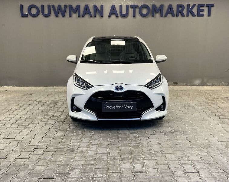 Toyota Yaris 1.5 Hybrid AT EXECUTIVE SMART - fotka 4 z 19