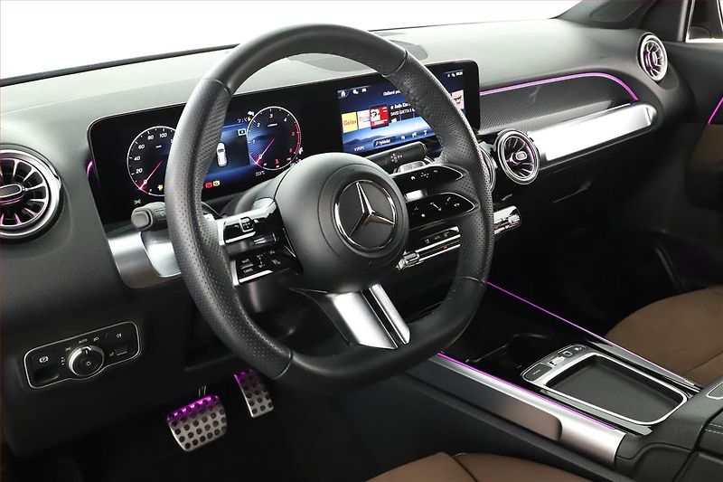 Mercedes-Benz GLB (2025) 200 d 4MATIC, AMG LINE - fotka 21 z 30