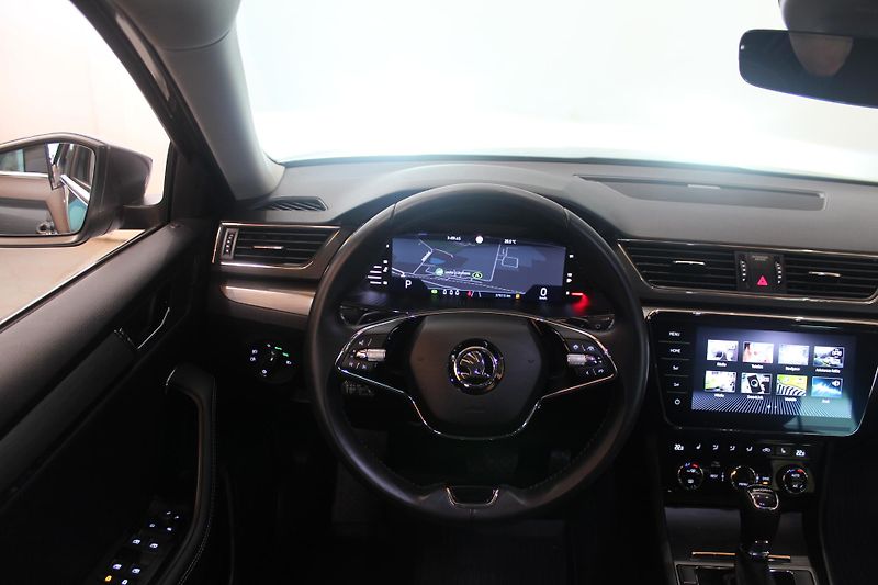Škoda Superb (2023) 2.0TDI DSG Matrix Display - fotka 33 z 35
