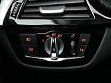 BMW Řada 5 (2017) Luxury Line 520d xDrive, 4X4 - náhled 17