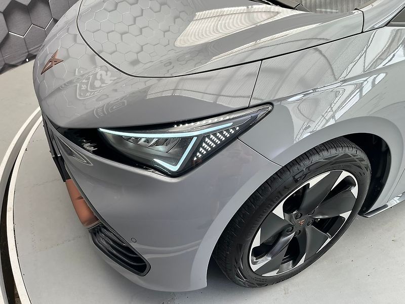 Cupra Born 170kW/77kWh e-Boost 91.6 % SoH - fotka 44 z 70
