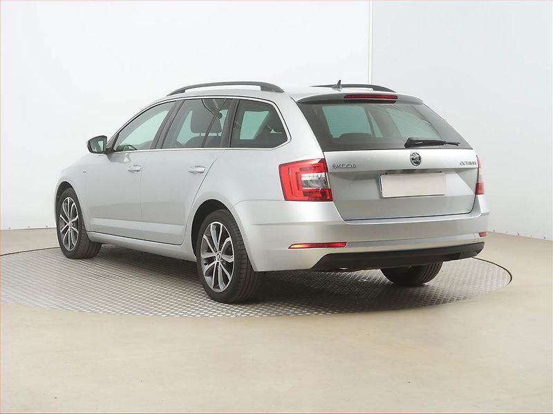 Škoda Octavia (2017) 1.6 TDI, Automat, Navi - fotka 4 z 18