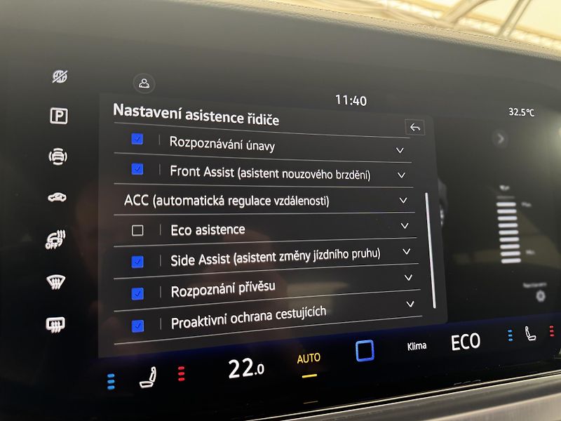 Volkswagen Touareg 3.0Tdi*1-MAJ*DPH*R-LINE*HUD* - fotka 36 z 47